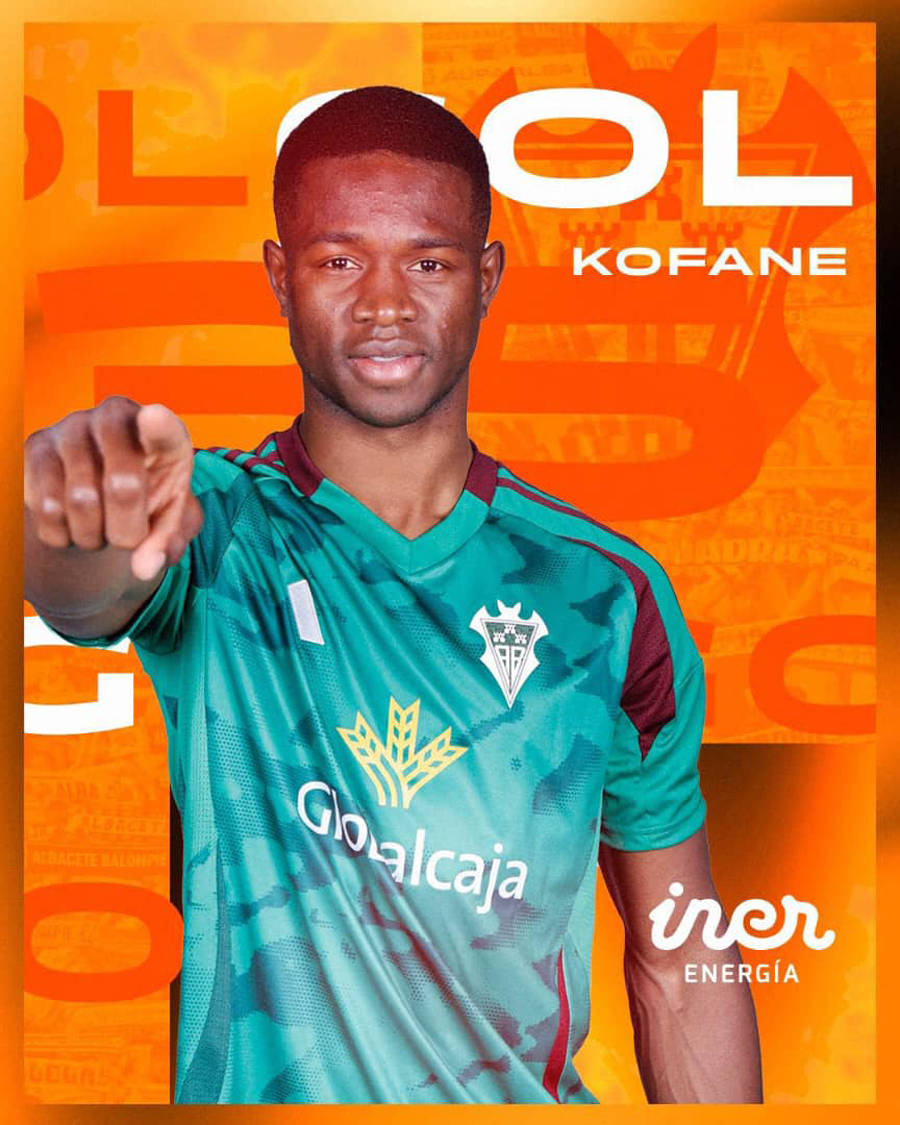 曼联无缘免费签神锋，其将拒绝英超去意甲！米兰前锋或成拉爵目标