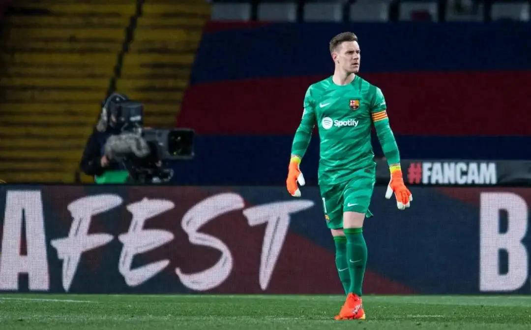 特尔施特根突然认怂，巴萨大获全胜